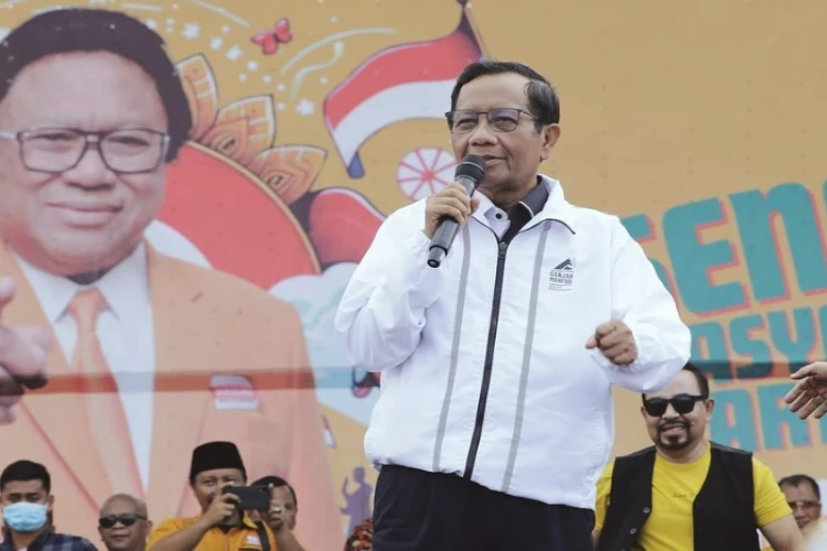 Ket. Foto: Mahfud MD Dikabarkan Akan Menyerahkan Surat Pengunduran Dirinya dalam Pertemuan dengan Presiden Jokowi Hari Ini