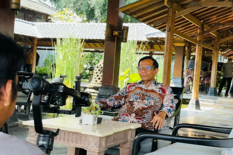 Ket. Foto: Mahfud MD Dilaporkan Tiba-Tiba Menyebut Dirinya Mantan Cawapres