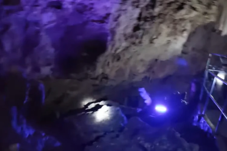 Ket Foto: Gua Gongdi Pacitan, Jawa Timur