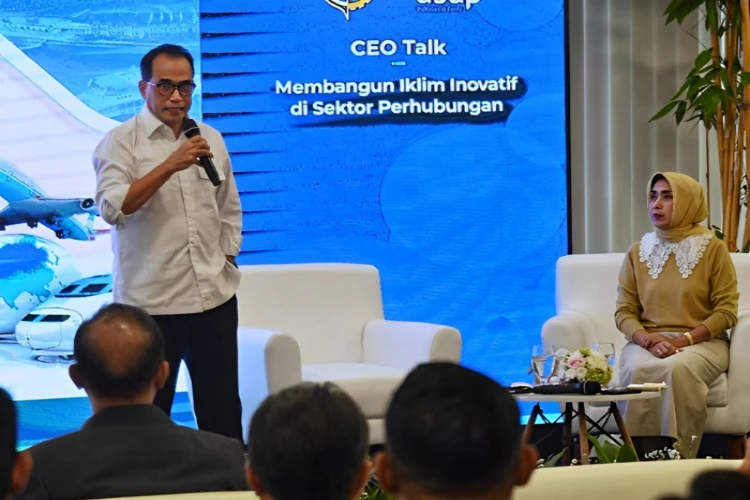 Ket. Foto: Menhub Mengimbau Pemudik yang Ingin Pulang ke Sumatera untuk Membeli Tiket Online 1 Hari Sebelum Keberangkatan