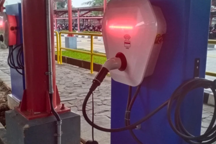 PLN Persero menyiapkan lebih dari seribu titik pengisian kendaraan di seluruh  indonesia mnejelang Lebaran