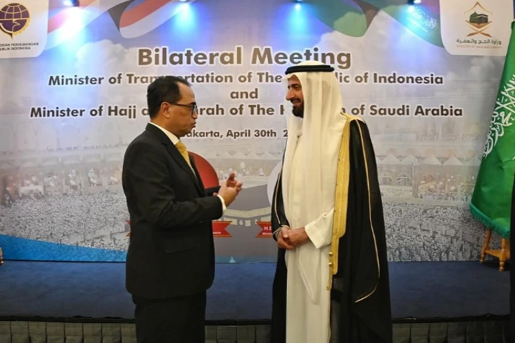 Ket. Foto: Menteri Perhubungan Bertemu dengan Menteri Arab Saudi dalam Rangka Memperluas Kerja Sama di Bidang Transportasi
