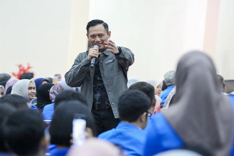 Ket. Foto: Menteri ATR Meminta Masyarakat untuk Tidak Meminjamkan Sertifikat Tanah kepada Orang Lain