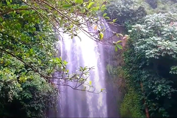 Ket Foto: Air Terjun Renah Sungai Besar dengan Pesona yang Indah