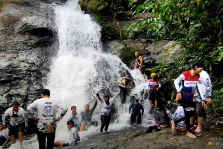 Ket Foto: Air Terjun Lok Bungur