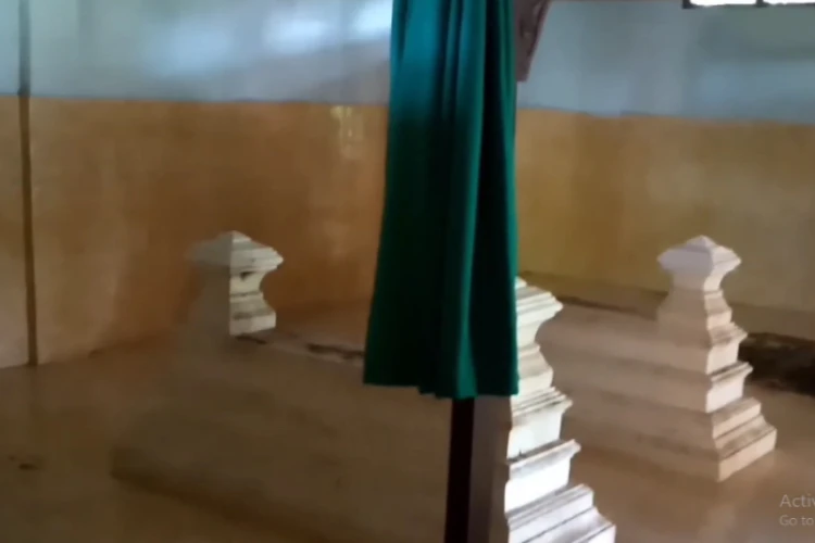 et Foto: Makam Sunan Gripit Banjarnegara