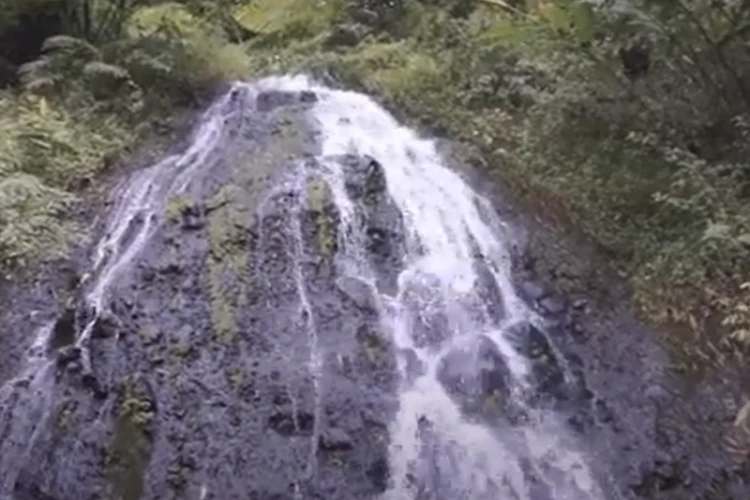 Ket Foto: Air Terjun Coban Jodo di Malang