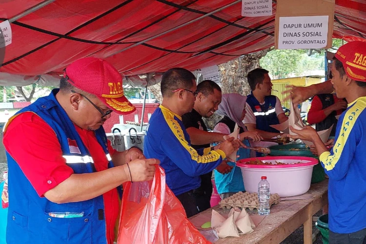Ket. Foto: Dinsos Provinsi Gorontalo Melakukan Tindakan Cepat dalam Menanggapi Bencana Banjir yang Melanda Kabupaten Bone Bolango