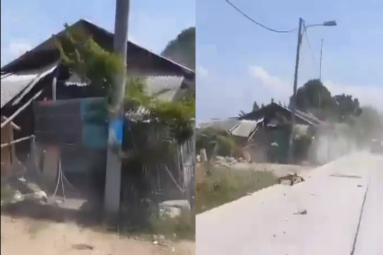 Sebuah dump truk menabrak rumah salah satu warga di Kalibuaya, Tegalsari, Karawang pada Senin 30 September 2024