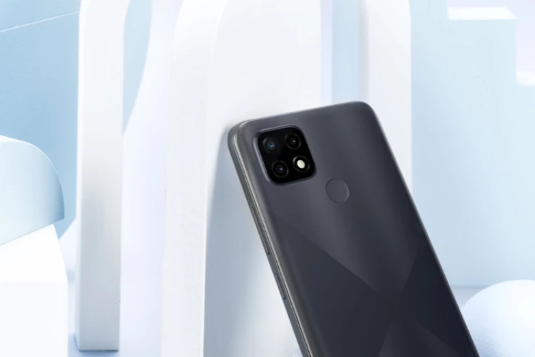 Ket. Foto: HP Realme C21 yang memiliki beberapa fitur istimewa (foto/website resmi Realme)