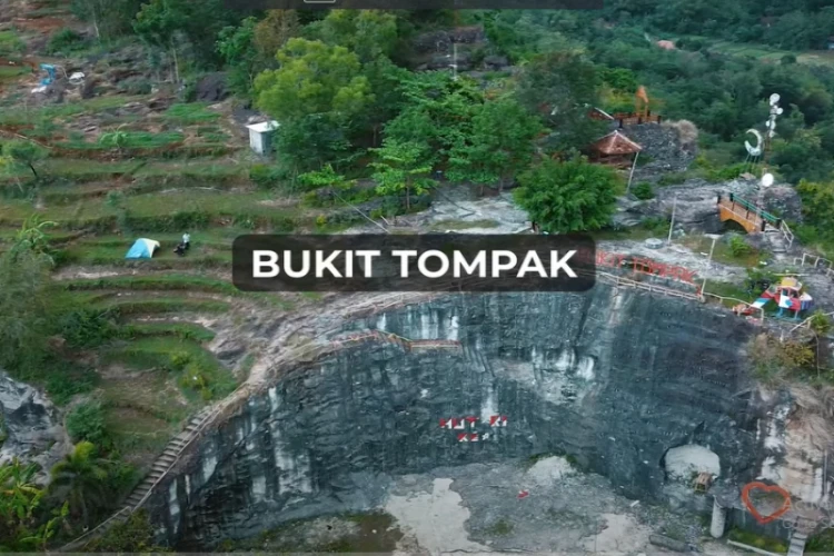 Ket Foto: Bukit Tompak yang Terletak di Yogyakarta