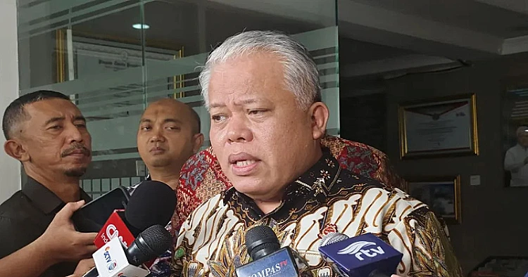 Potret Harli Siregar selaku Kepala Pusat Penerangan Hukum Kejagung yang sedang memberikan keterangan kepada wartawan