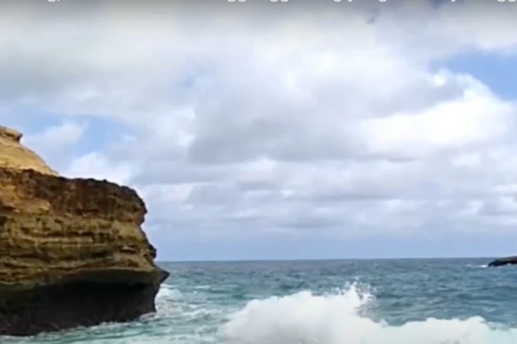 Ket Foto: Pantai Kalipucung di Tulungagung