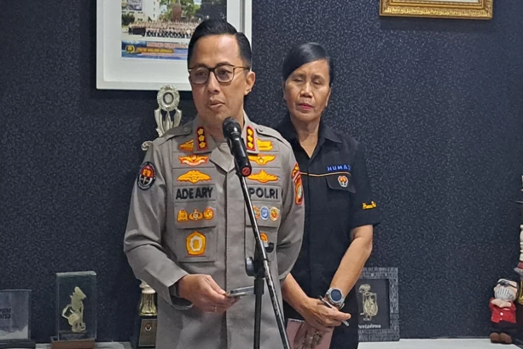 Polda Metro Jaya menetapkan MR sebagai tersangka keempat dalam kasus penganiayaan dan pembubaran acara Diaspora.