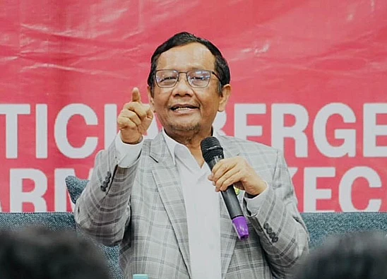 Potret Mahfud MD, yang baru-baru ini kembali menyinggung perihal siding vonis Harvey Moeis