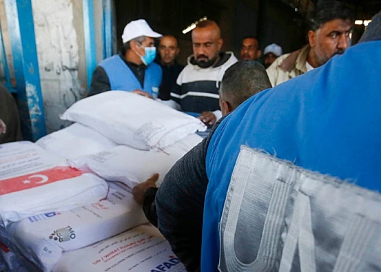 Ket. Foto: Pasukan Penjajah Israel Memaksa Pemilik Toko di Huwwara untuk Menutup Bisnis Mereka