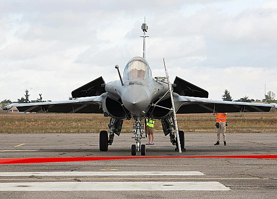 Ilustrasi pesawat tempur rafale dari Prancis yang akan dimiliki oleh TNI Angkatan Udara
