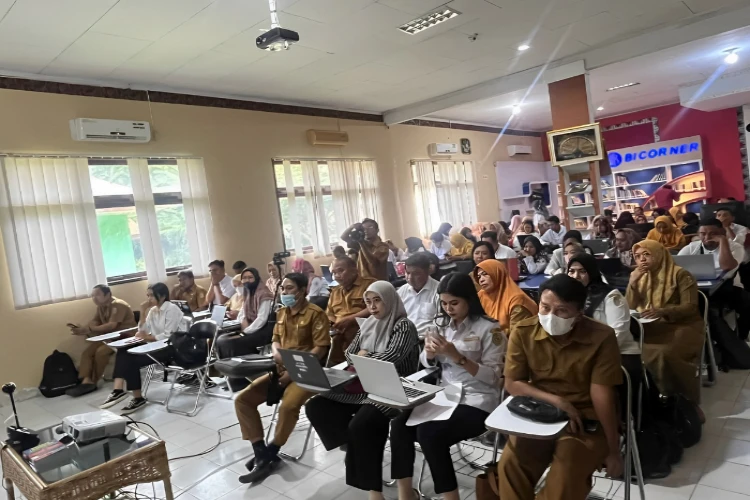 Ket. Foto: Dinas Perpustakaan dan Kearsipan Parigi Moutong Mengadakan Pendampingan Penerapan Aplikasi SRIKANDI