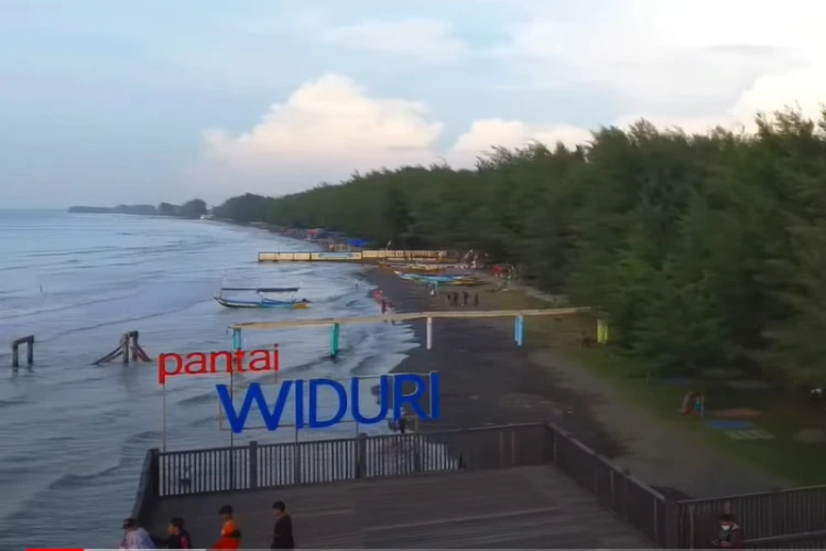 Ket Foto: Pantai Widuri dengan Keindahan Alam di Jawa Tengah