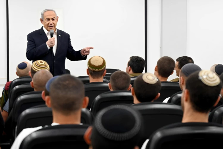 Ket. Foto: Benjamin Netanyahu Menegaskan Penjajah Israel Akan Berdiri Sendiri Jika Diperlukan