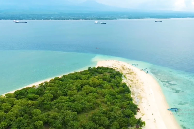 Ket Foto: Pulau Tabuhan di Banyuwangi