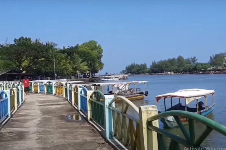 Ket Foto: Pantai Ayah di Kebumen
