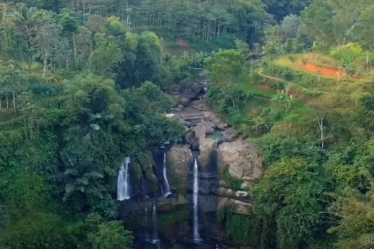 Ket Foto: Curug Gringsing di Pacitan