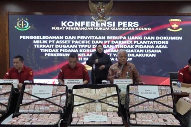 Kejaksaan Agung bongkar kasus TPPU Duta Palma Group, sita uang tunai dan dokumen penting di dua lokasi.
