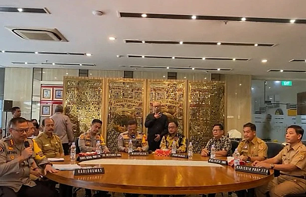 Polda Jawa Tengah gelar konferensi pers, bongkar motif penembakan oleh polisi terhadap siswa di Semarang.