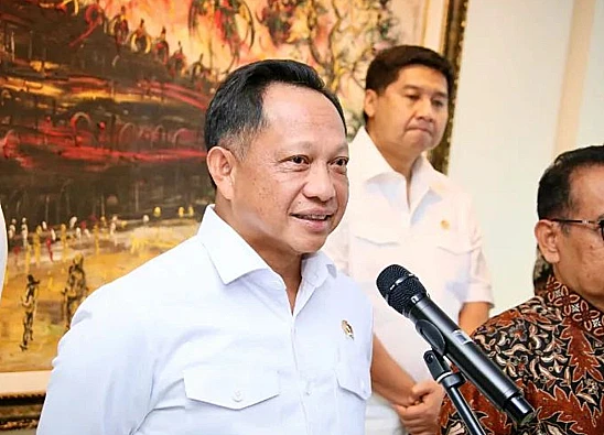 Potret Mendagri RI, Tito Karnavian yang memberikan tanggapan terkait isu usulan polri di bawah Kemendagri