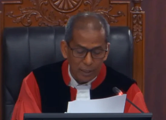 Tangkap layar video yang menampilkan hakim Mahkamah Konstitusi, Saldi Isra