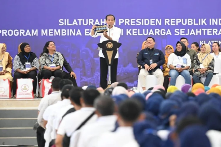 Ket. Foto: Presiden Jokowi Menyatakan Jika Menkpolhukam Definitif Berasal dari Kalangan Non Parpol