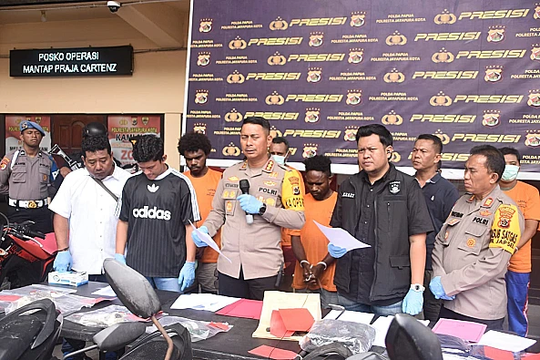 Empat pemuda diamankan polisi setelah mengganggu ketertiban umum dengan pengrusakan dan kerusuhan di Expo Waena.
