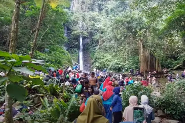 Ket Foto: Curug 7 Cilember