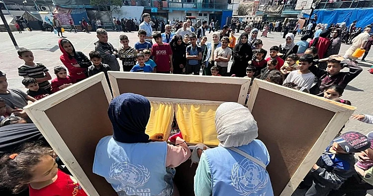 Ket. Foto: Bayi Palestina Mati Lemas Akibat Gas Air Mata Pasukan Penjajah Israel di Pintu Masuk Kamp Pengungsi Jenin