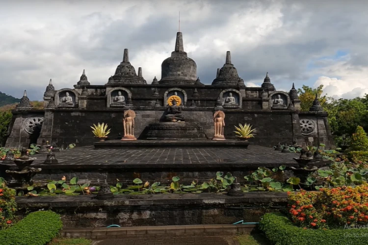 Ket Foto: Destinasi Wisata Vihara Buddha Banjar di Bali