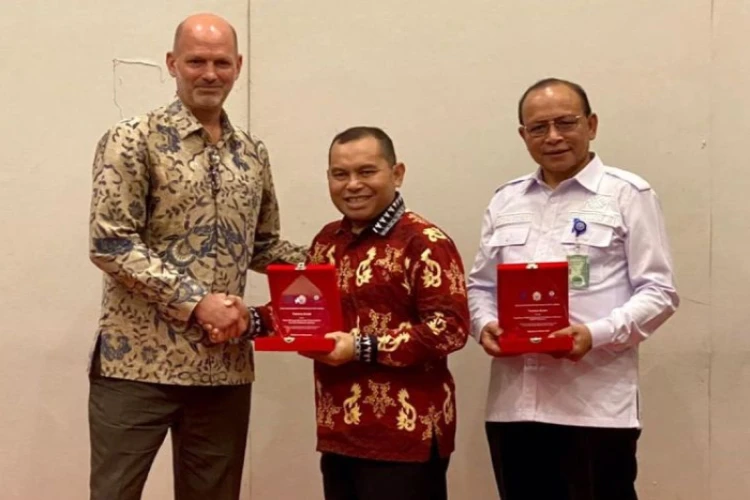 Ket. Foto: Disnakertrans Sulsel Berkolaborasi dengan USAID Meningkatkan Kualifikasi Tenaga Kerja