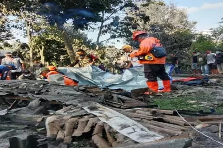 Korban erupsi Gunung Lewotobi Laki-laki terus bertambah. BPBD aktifkan posko pengungsian dan perpanjang status darurat.