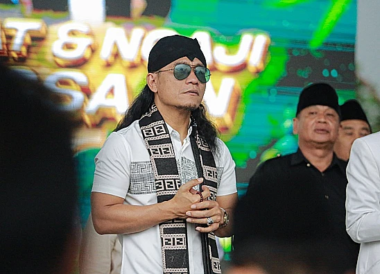 Potret Gus Miftah yang menjadi sorotan warganet karena mengumpat ke bapak-bapak penjual es teh keliling di suatu acara