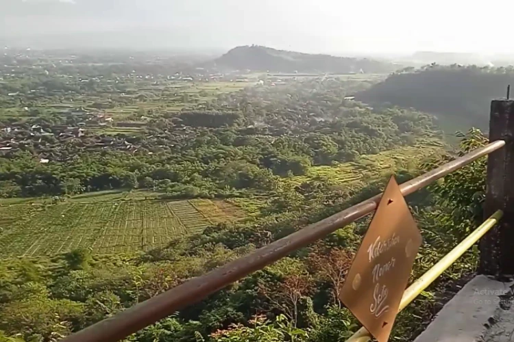 Ket Foto: Destinasi Wisata Alam Bukit Tompak