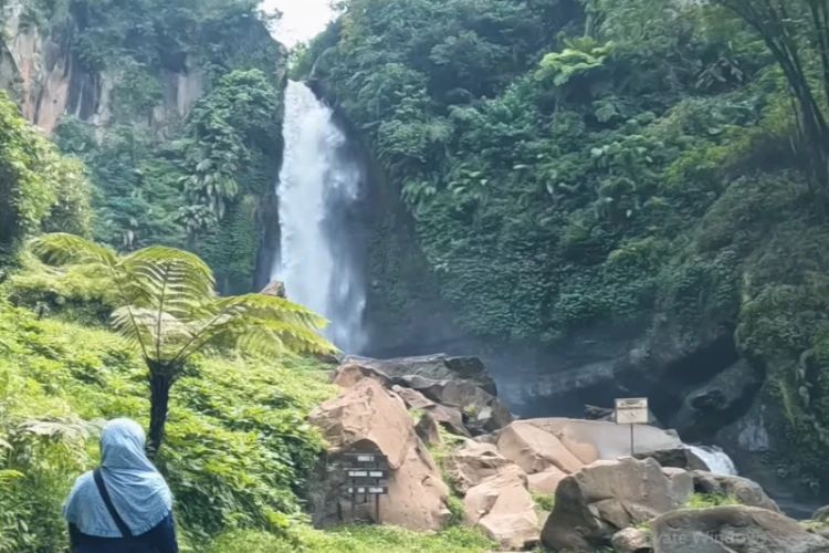 Ket Foto: Air terjun Coban Talun di Malang, Jawa Timur