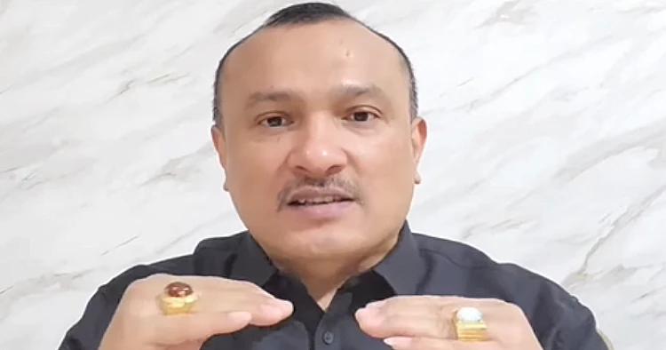 Tangkap layar video yang menampilkan Ferdinand Hutahaean sedang menyampaikan penjelasan