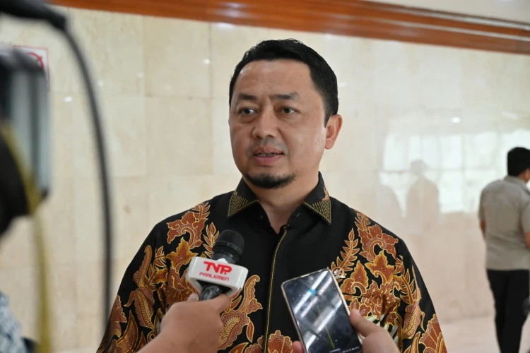 Anggota DPR RI dari Fraksi PKS, Syahrul Aidi Maazat menanggapi soal UU Desa yang baru diteken Presiden Jokowi.