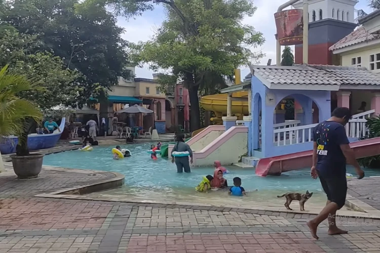 Ket Foto: Venetian Water Carnaval di Bekasi Utara