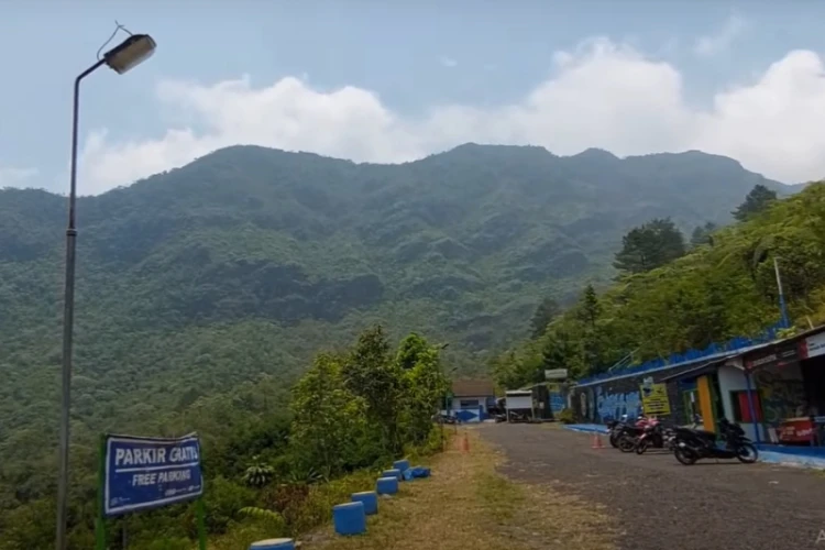 Ket Foto: Gunung Galunggung yang Terletak di Jawa Barat