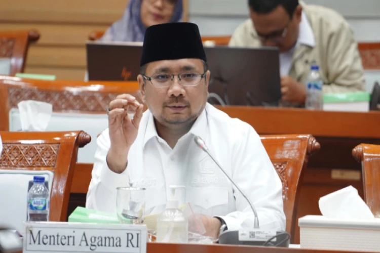 Menag Yaqut buka suara terkait fatwa MUI yang larang umat Islam ucapkan salam agama lain.