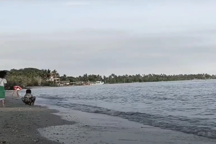 Ket Foto: Pantai Tanjung Ambat di Pulau Buru