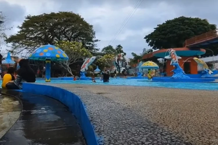 Ket Foto: Sumber Udel Waterpark di Blitar