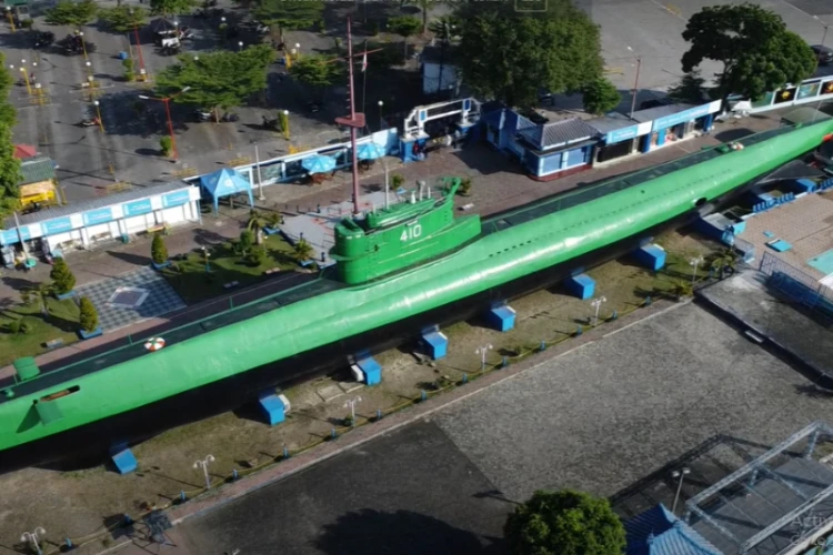 Ket Foto: Monumen Kapal Selam di Surabaya