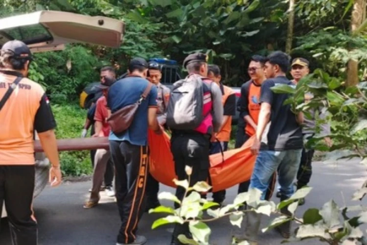 WNA asal Italia meninggal gara-gara terjatuh di wisata air terjun Vila Gajah Mas, Bali.